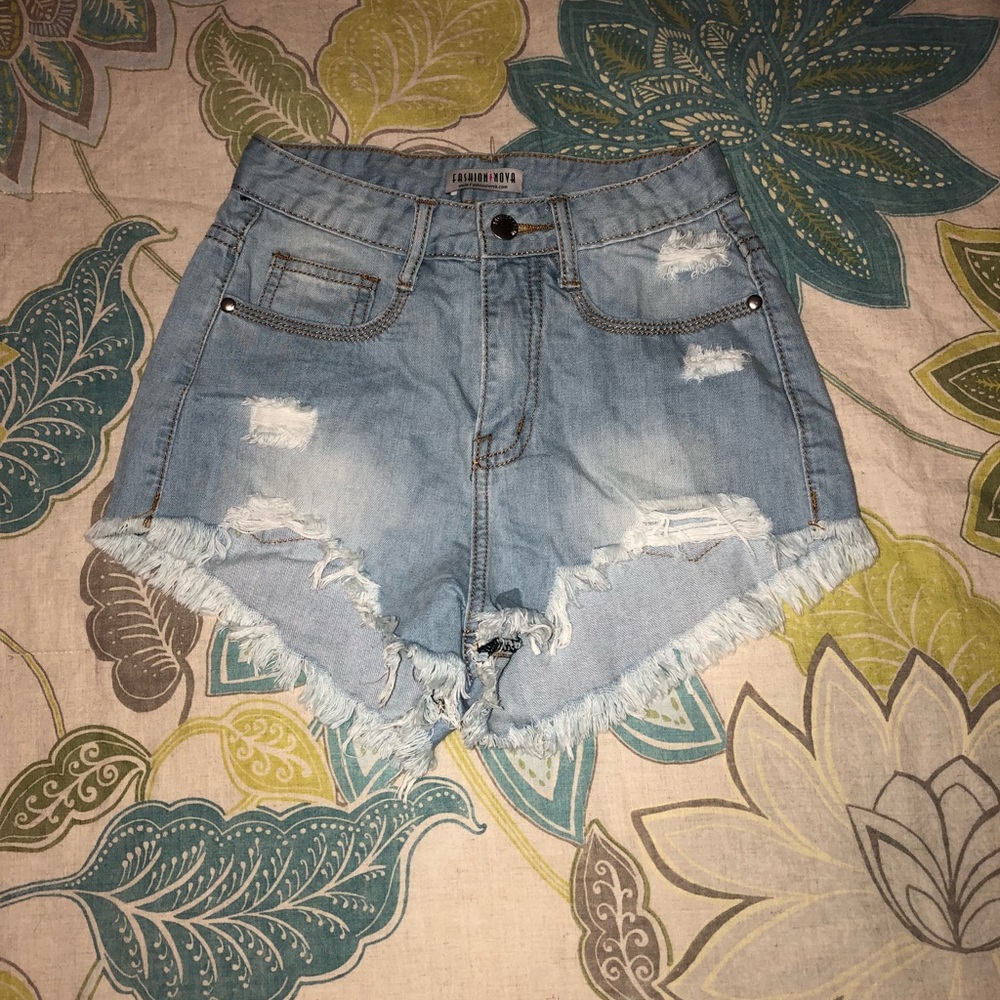Fashion nova shorts